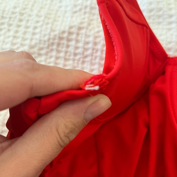 Good American Show Off Underwire One Piece Bright Poppy - Picture 7 of 10